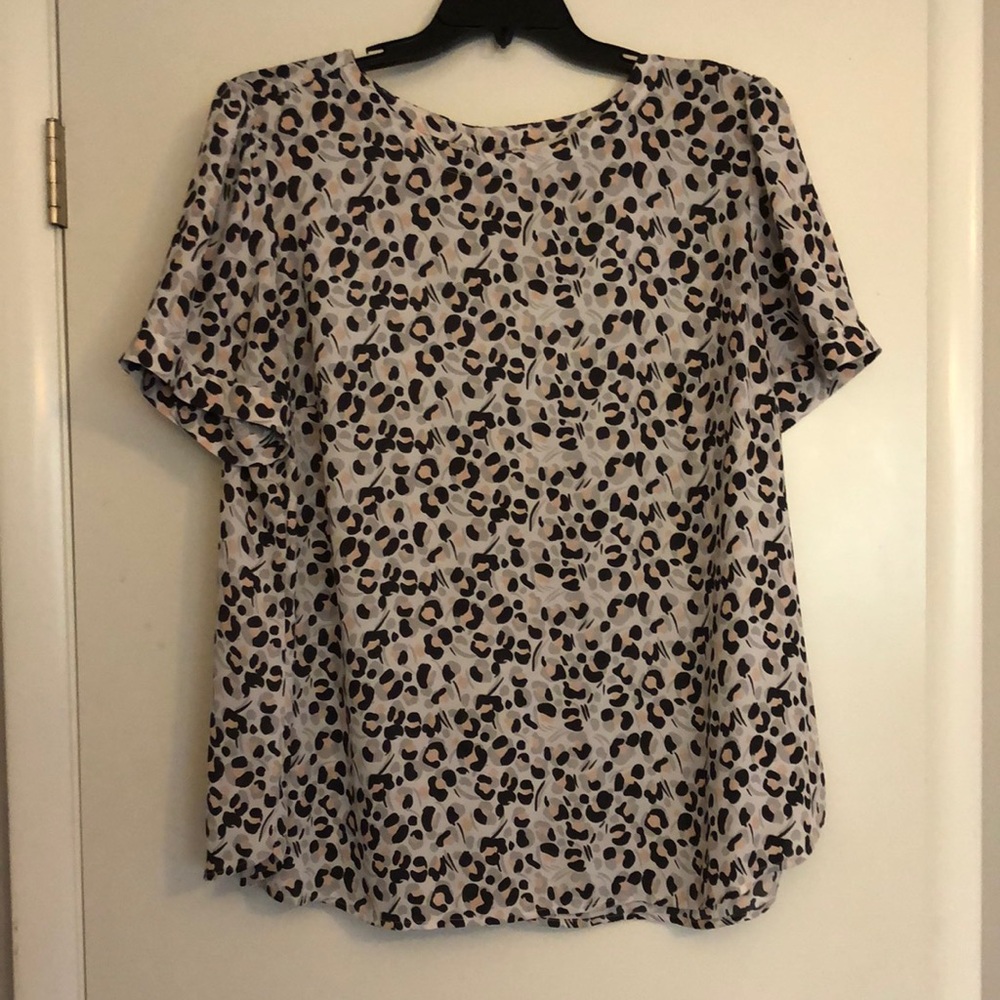 Loft Plus Short Sleeve Blouse - Size 18